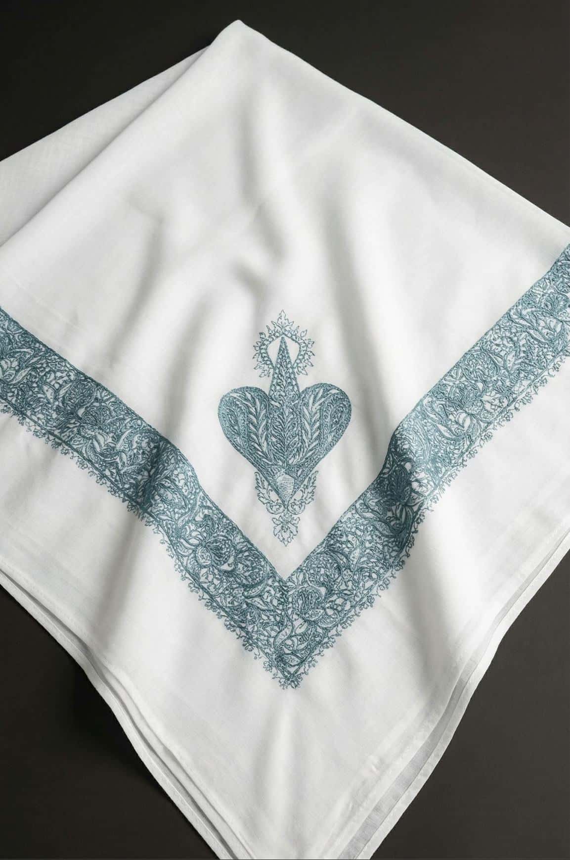 Soft White Arabic Shawl by Shabab Al Yola – Abu Dhabi 4