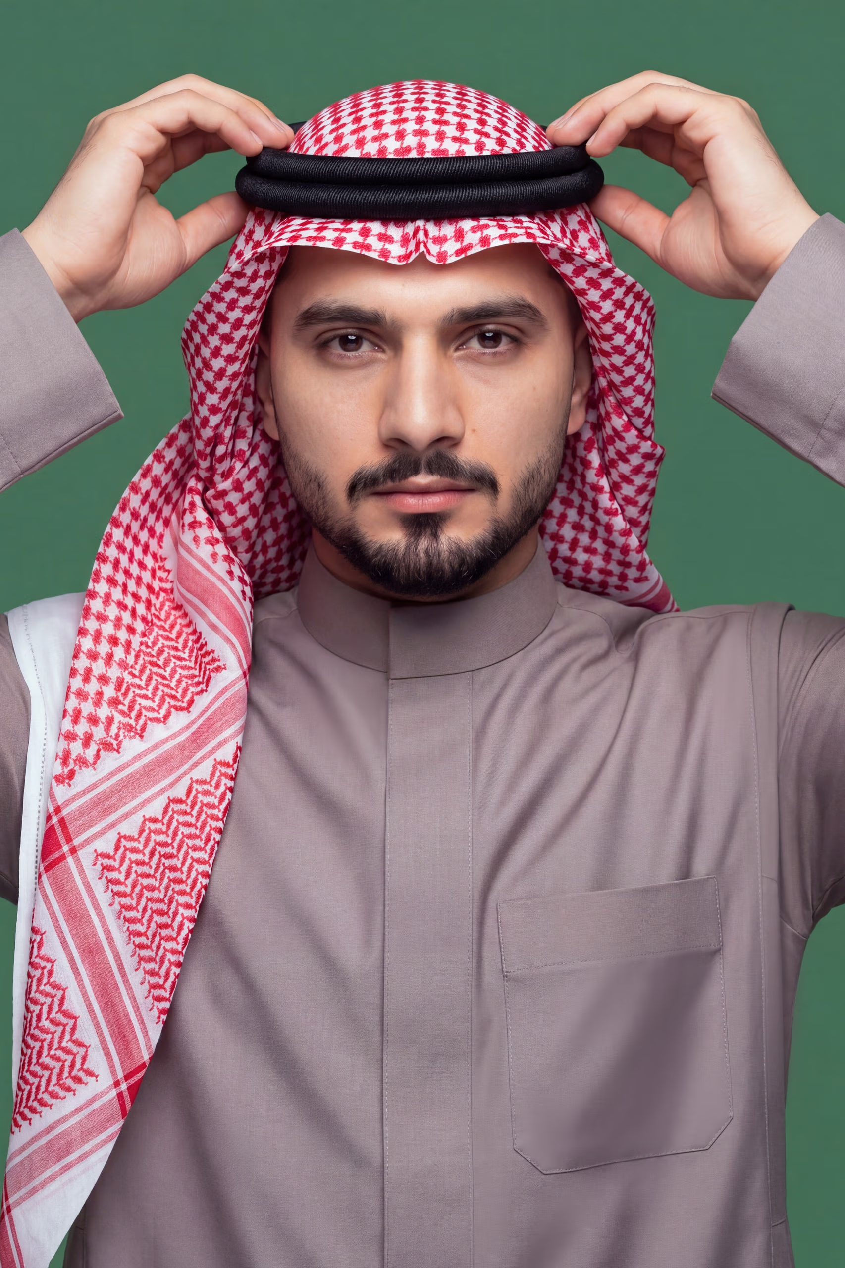 Pinkish Grey Saudi Thobe 2