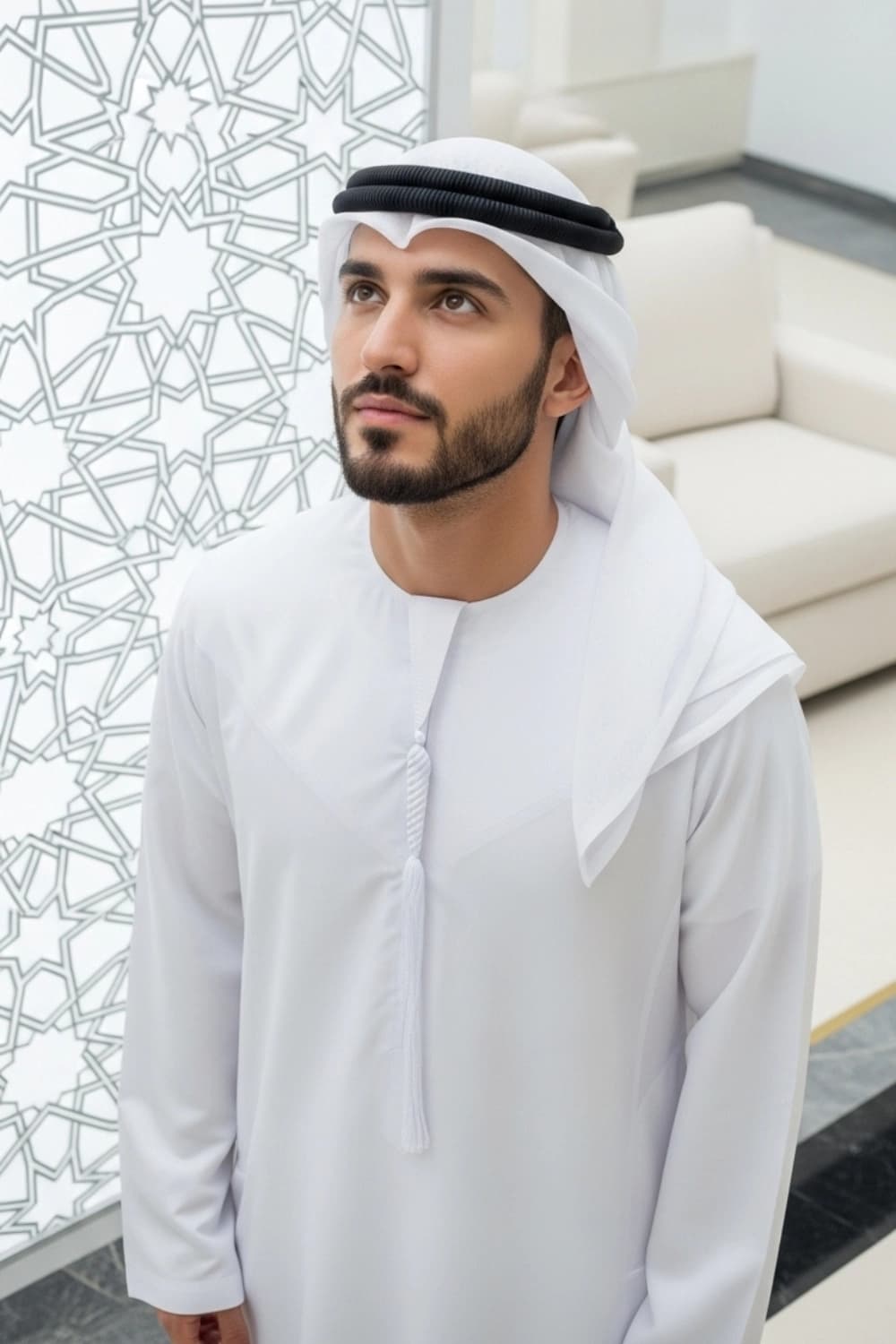 كندورة باللون الأبيض | من شباب اليولة بأجود الأقمشة - إصدار إيليت thumbnail 2