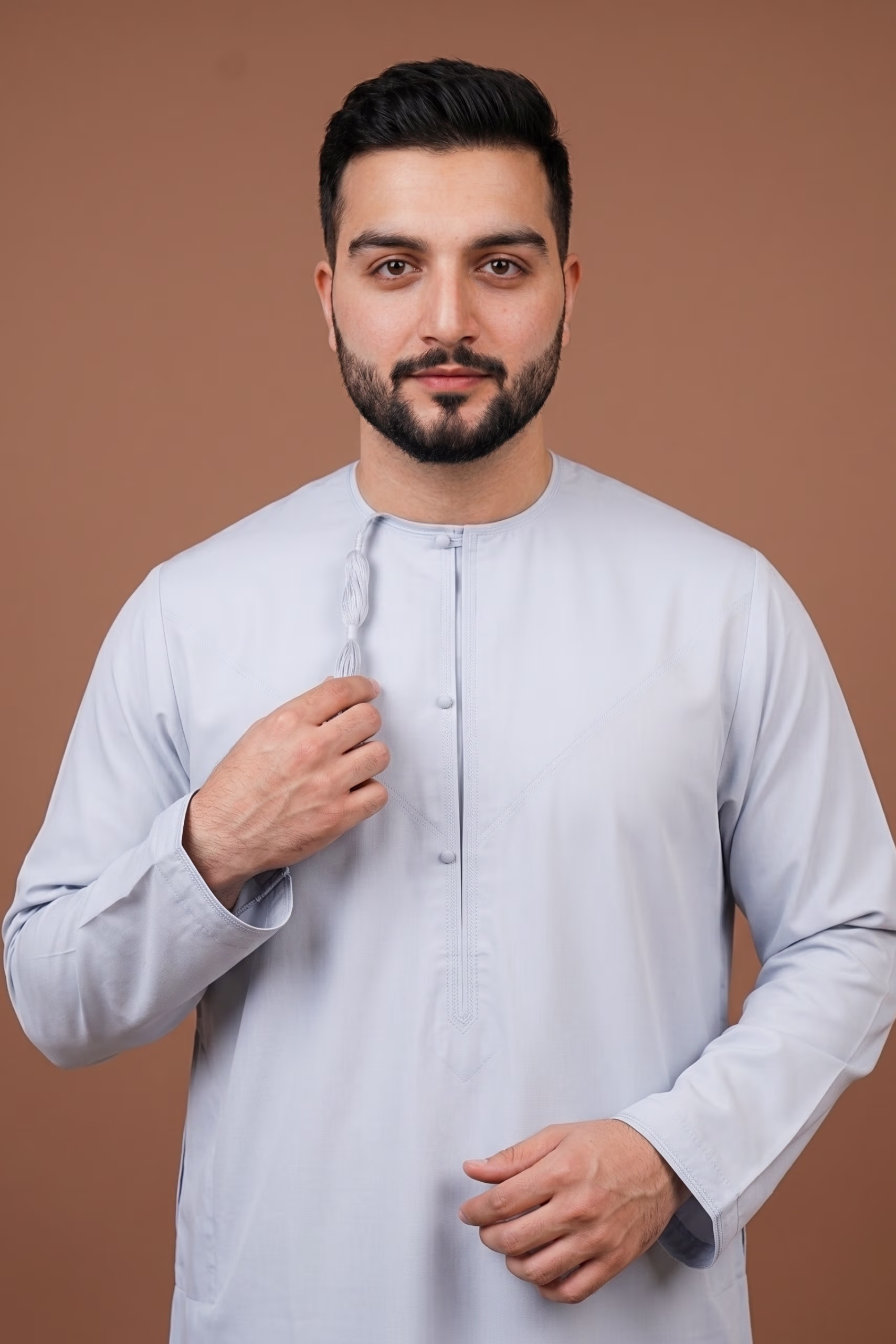 دشداشة عمانية رمادي كروم thumbnail 8