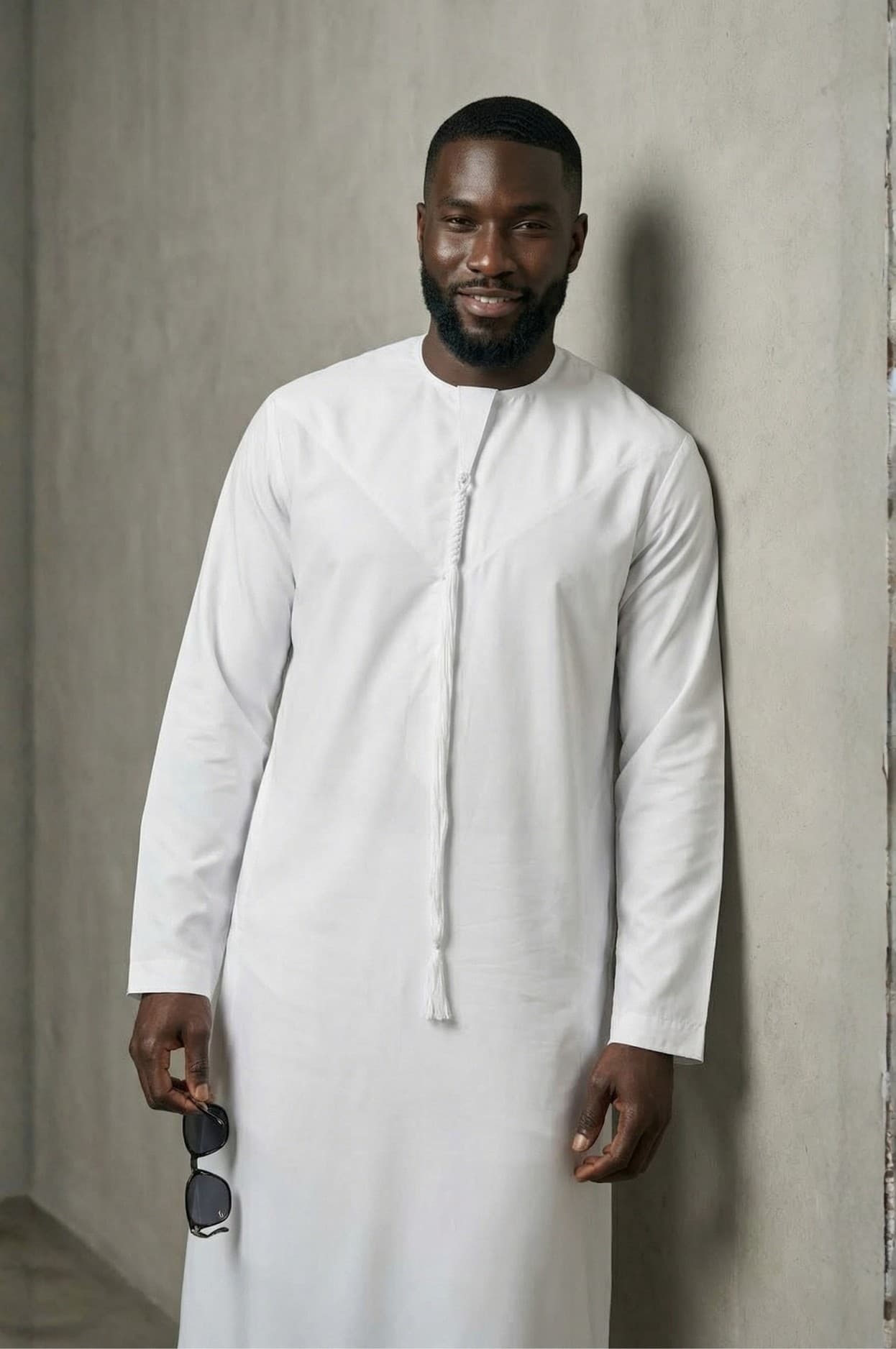 كندورا بيضاء فاخرة للأجانب | زي عربي راقي أبوظبي - 3